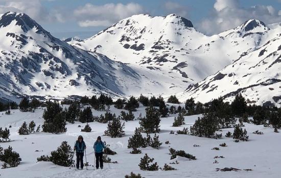 Panorama des hautes montagnes des Pyrénées Orientales