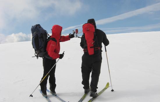 Balayé par les vents, le sommet du Finiels se mérite toujours