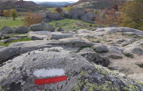 Passage à Mas Camargues, un des très beaux hameau du massif du Mont Lozere