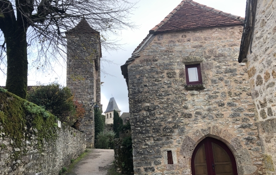 Loubressac, village perché au dessus de la vallée de la Dordogne
