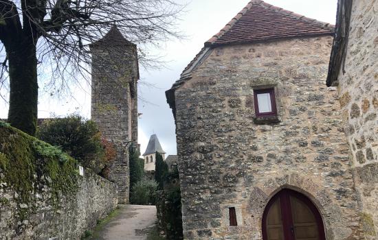 Loubressac, village perché au dessus de la vallée de la Dordogne