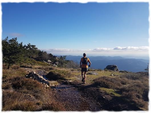 Sur le Caroux en Haut Languedoc Itinérance trail à travers le Massif Central