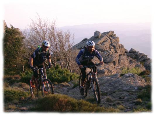 Le massif du Haut Languedoc offre des conditions optimales pour la pratique du VTT grace son climat et la variete de ses profils